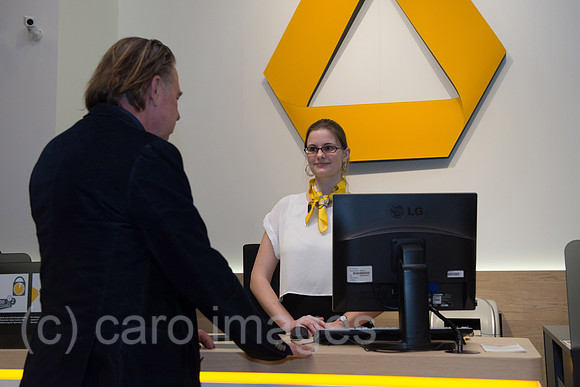 00Y140414D014CAROE.JPG