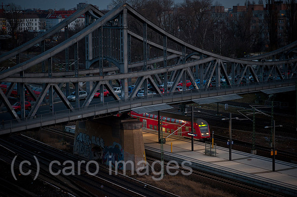 00Y111229D078CAROE.JPG