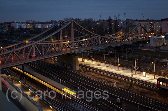 00Y111229D082CAROE.JPG
