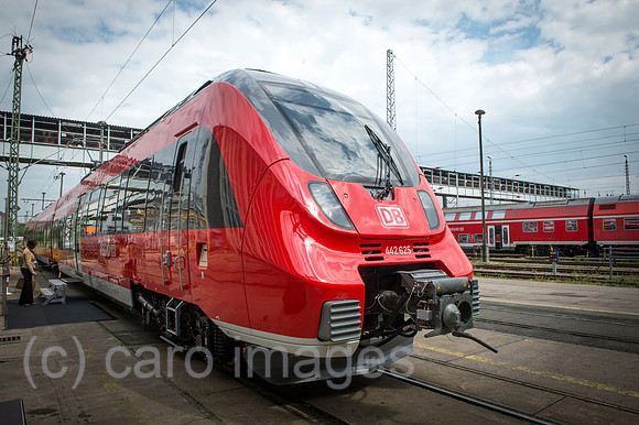 00Y120508D011CAROE.JPG