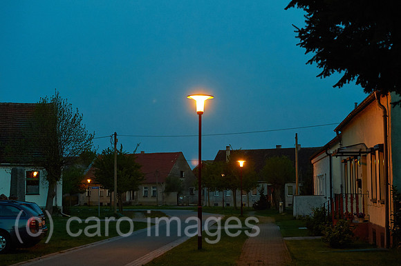 00Y140419D014CAROE.JPG