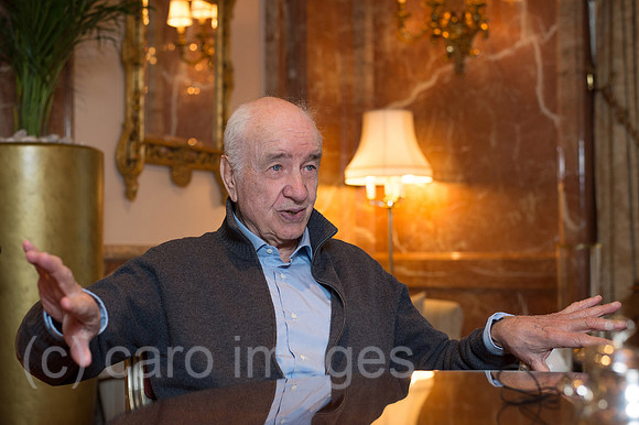 00Y130401D014CAROE.JPG