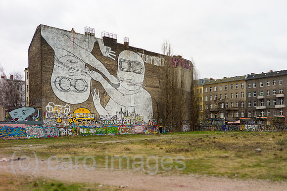 00Y120112D001CAROE.JPG
