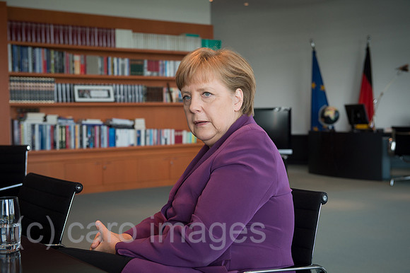 00Y120427D024CAROE.JPG