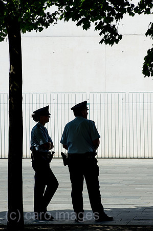 00Y120523D006CAROE.JPG