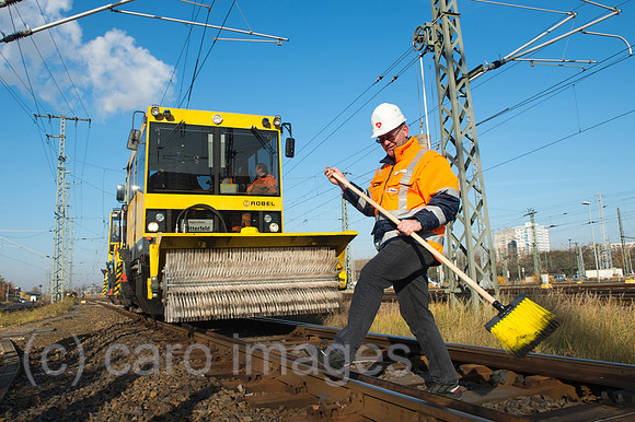 00Y121114D013CAROE.JPG