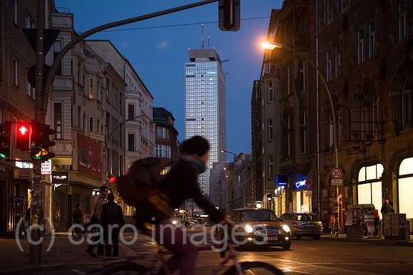 00Y120328D017CAROE.JPG