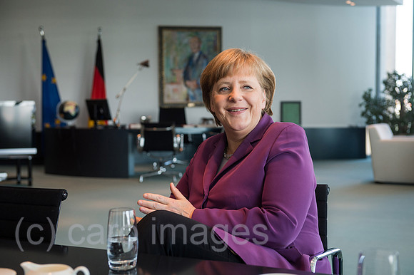 00Y120427D010CAROE.JPG