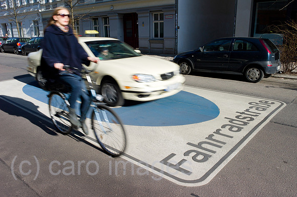 00Y120305D008CAROE.JPG