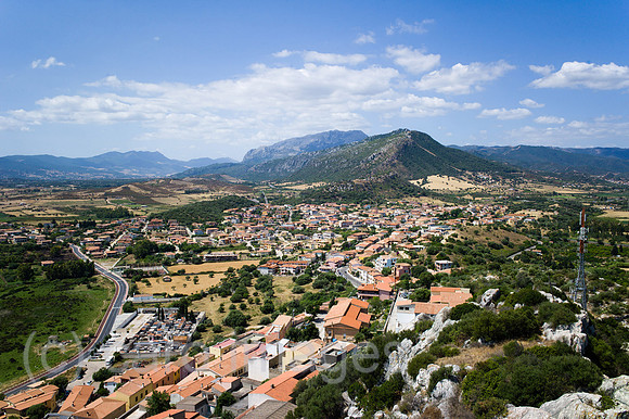00Y130624D052CAROE.JPG