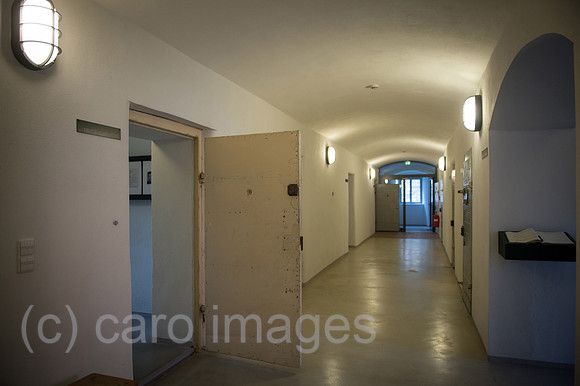 00Y121115D021CAROE.JPG