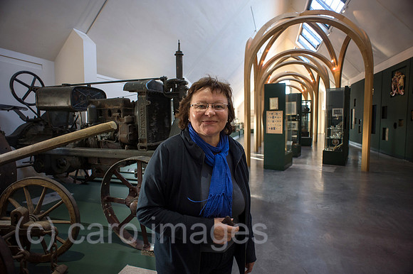 00Y121115D049CAROE.JPG