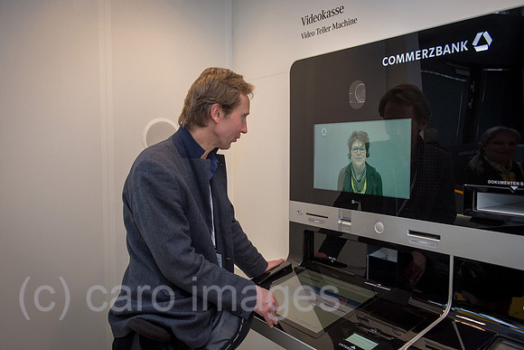 00Y140414D013CAROE.JPG