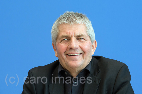 00Y130312D027CAROE.JPG