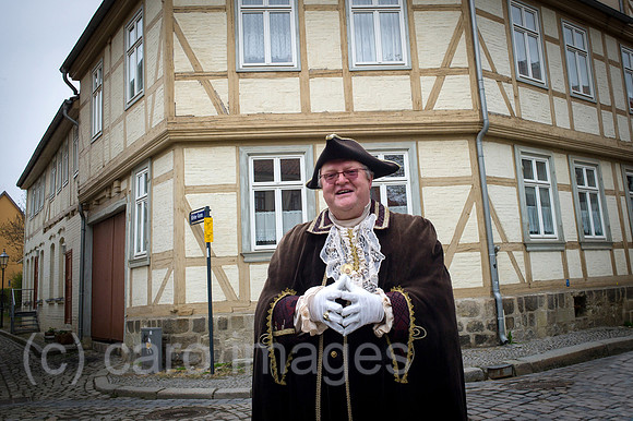 00Y120406D001CAROE.JPG
