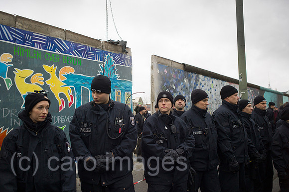 00Y130301D003CAROE.JPG