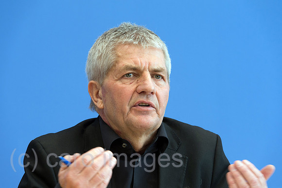 00Y130312D014CAROE.JPG