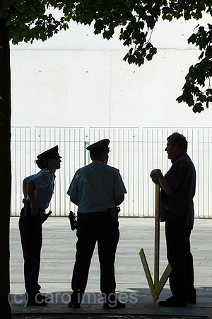 00Y120523D010CAROE.JPG