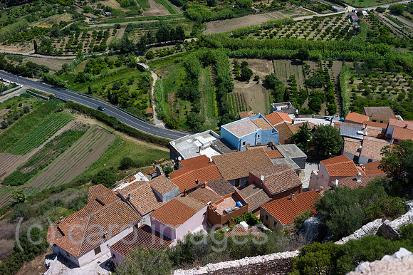 00Y130624D056CAROE.JPG