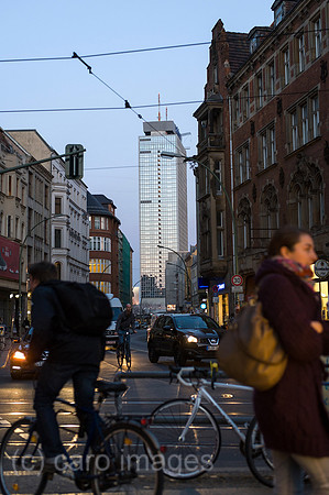 00Y120328D006CAROE.JPG