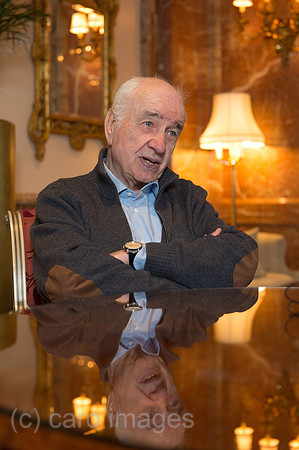00Y130401D011CAROE.JPG