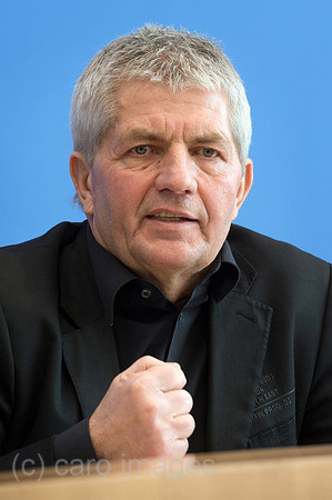 00Y130312D039CAROE.JPG