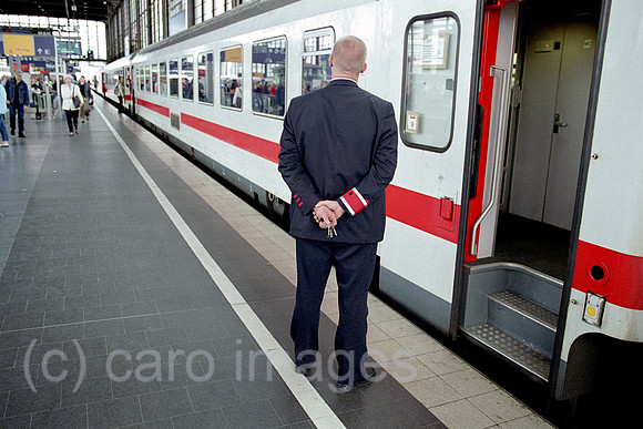 00C33329CARO.JPG