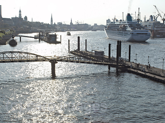 00W100830D017CAROE.JPG