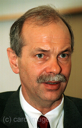 F20236CARO.JPG