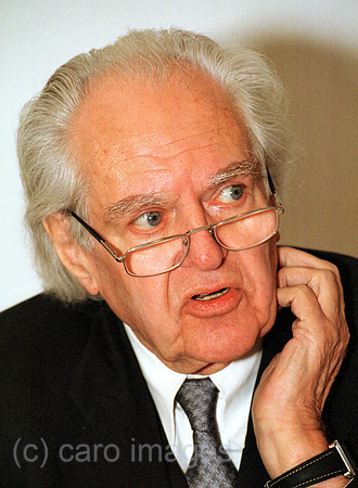 F20010CARO.JPG