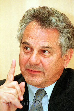 F20329CARO.JPG