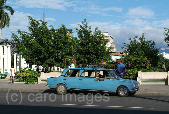 00W061218D009CAROE.JPG