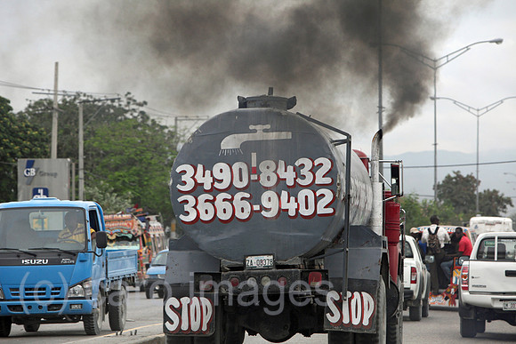 00U100527D003CAROE.JPG