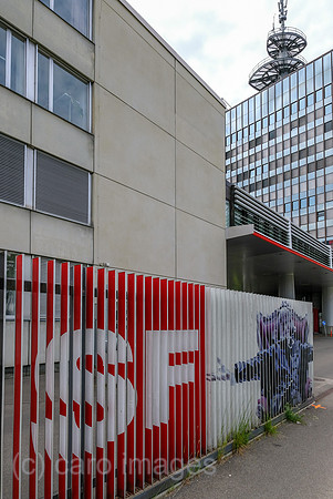 Schweiz, Zuerich - Zentrale des Schweizer Radio und Fernsehen (SRF) an der Fernsehstrasse