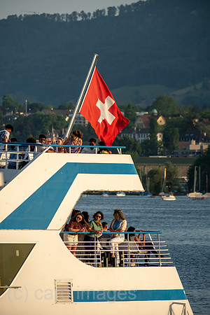 Schweiz, Zuerich - Ausflugsdampfer auf dem Zuerichsee, Blick vom Stadtzentrum