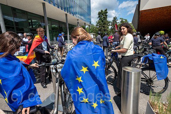 Schweiz, Genf - Junge Leute aus europaeischen Laendern demonstrieren fuer eine bessere Foerderung des Fahrradverkehrs in der EU