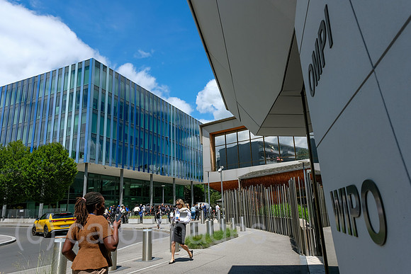 Schweiz, Genf - Haupteingang am Sitz der WIPO - World Intellectual Property Organization