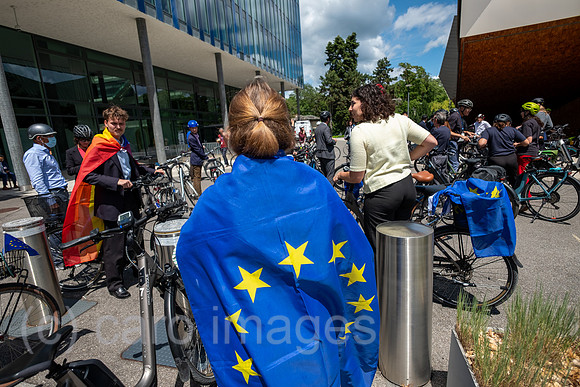 Schweiz, Genf - Junge Leute aus europaeischen Laendern demonstrieren fuer eine bessere Foerderung des Fahrradverkehrs in der EU
