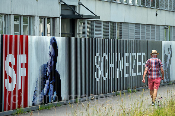 Schweiz, Zuerich - Zentrale des Schweizer Radio und Fernsehen (SRF) an der Fernsehstrasse