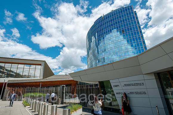 Schweiz, Genf - Haupteingang am Sitz der WIPO - World Intellectual Property Organization