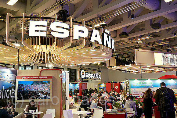 Berlin, Deutschland - Der Messestand Spaniens auf der ITB 2025.