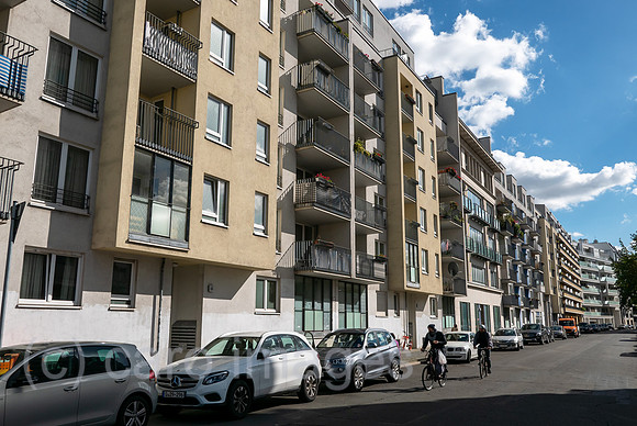Deutschland, Berlin - Schicker Apartmentblock im Stadtteil Kreuzberg (Dresdner Strasse)