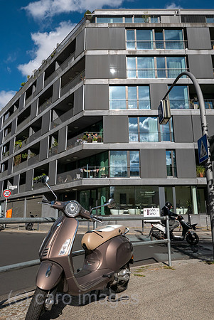Deutschland, Berlin - Schicker Apartmentblock im Stadtteil Kreuzberg (Waldemar Strasse)