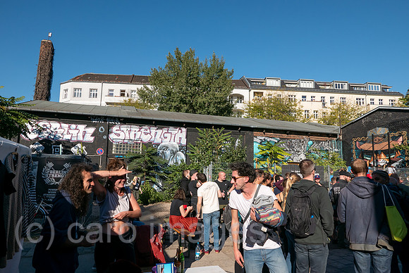 Deutschland, Berlin - Flohmarkt RAW immer am Wochenende auf dem RAW-Gelaende im Stadtteil Friedrichshain
