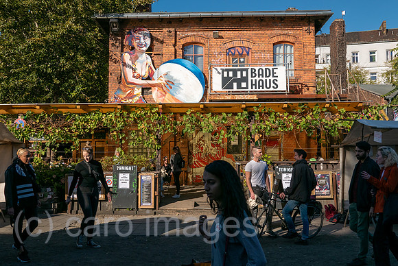 Deutschland, Berlin - Flohmarkt RAW immer am Wochenende auf dem RAW-Gelaende im Stadtteil Friedrichshain