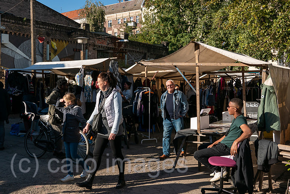 Deutschland, Berlin - Flohmarkt RAW immer am Wochenende auf dem RAW-Gelaende im Stadtteil Friedrichshain