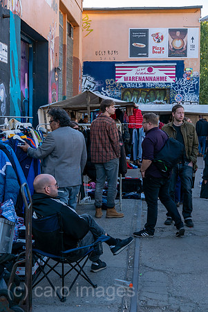 Deutschland, Berlin - Flohmarkt RAW immer am Wochenende auf dem RAW-Gelaende im Stadtteil Friedrichshain