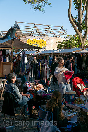 Deutschland, Berlin - Flohmarkt RAW immer am Wochenende auf dem RAW-Gelaende im Stadtteil Friedrichshain