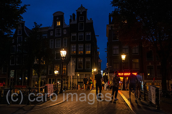 Niederlande, Amsterdam - Bruecke ueber eine Gracht in der Altstadt (Grachtenguertel / Centrum)