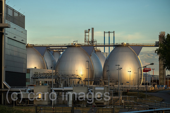 Deutschland, Hamburg - Faultuerme des Klaerwerks Hamburg der Hamburger Stadtentwaesserung (HSE), Teil von HAMBURG WASSER
